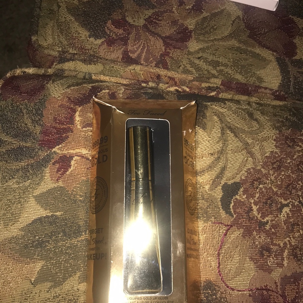 Lip gloss